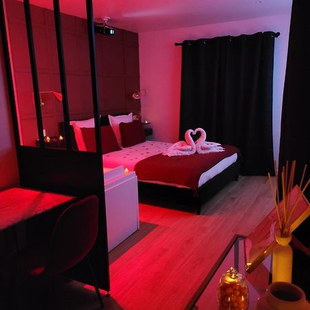 Nuit D'Evasion Love Room Avec Baignoire Balneotherapie Toulon Kültér fotó