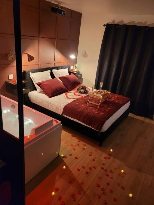 Nuit D'Evasion Love Room Avec Baignoire Balneotherapie Toulon Kültér fotó