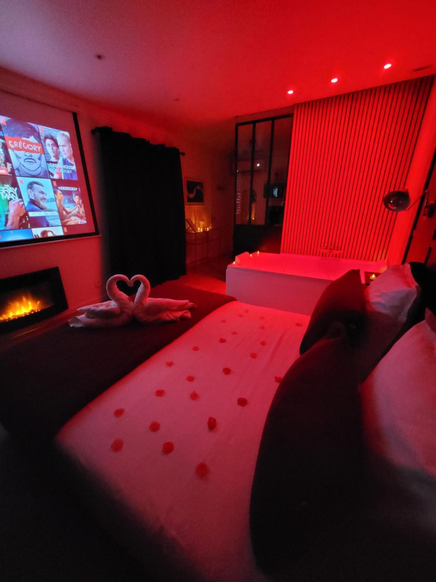 Nuit D'Evasion Love Room Avec Baignoire Balneotherapie Toulon Kültér fotó