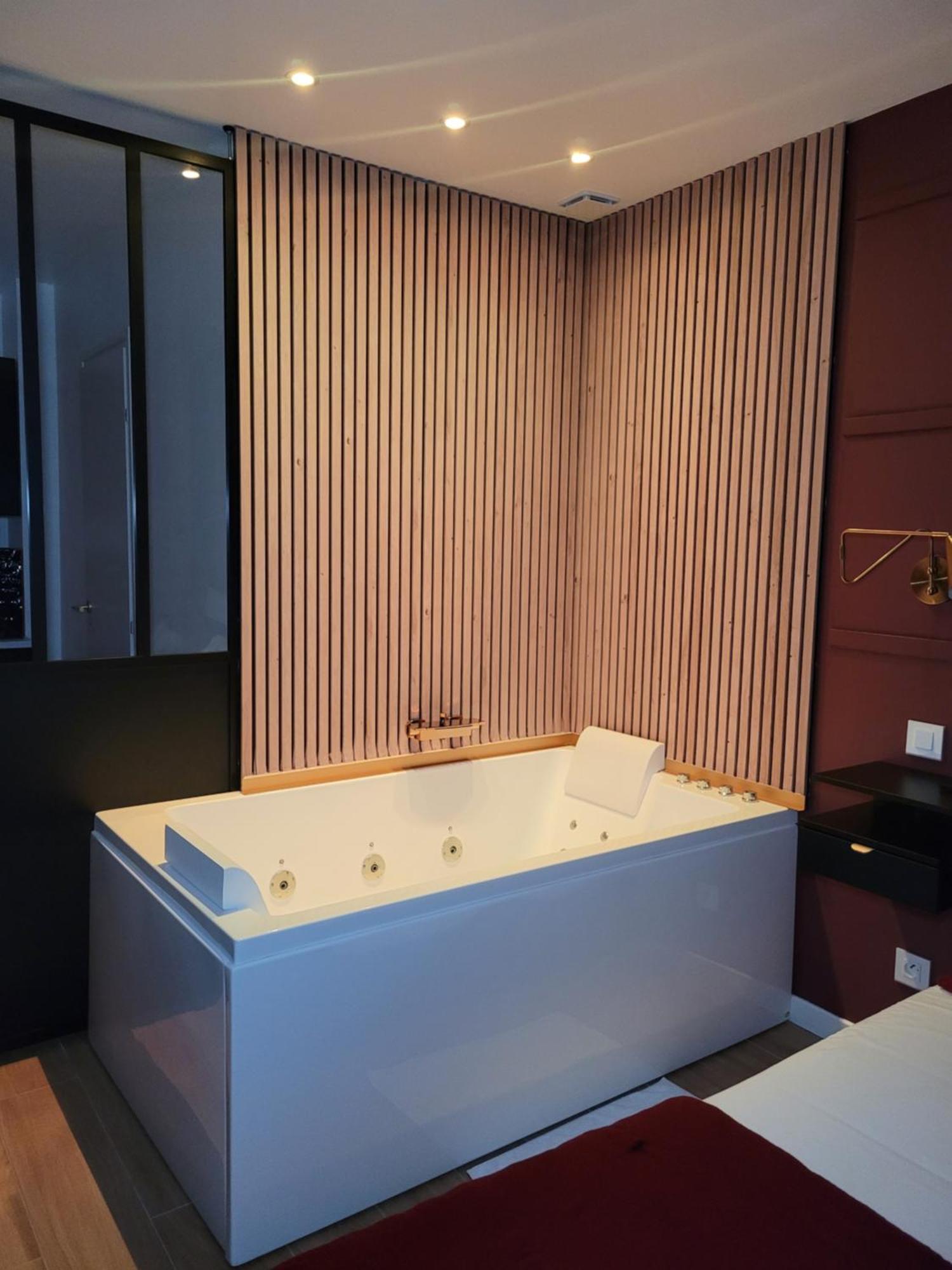 Nuit D'Evasion Love Room Avec Baignoire Balneotherapie Toulon Kültér fotó